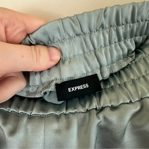 Express High Waisted Satin Cargo Jogger Pants Size Small NWT - Picture 5 of 8
